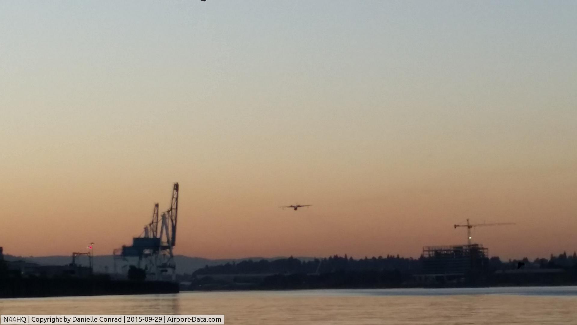N44HQ, 1950 Grumman HU-16B Albatross C/N G-99, Sunset take off Willamette River Portland Oregon