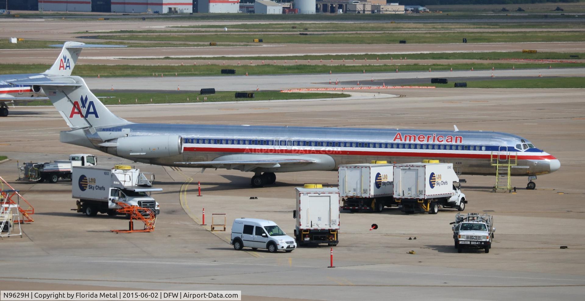 N9629H, 1998 McDonnell Douglas MD-83 (DC-9-83) C/N 53599, American
