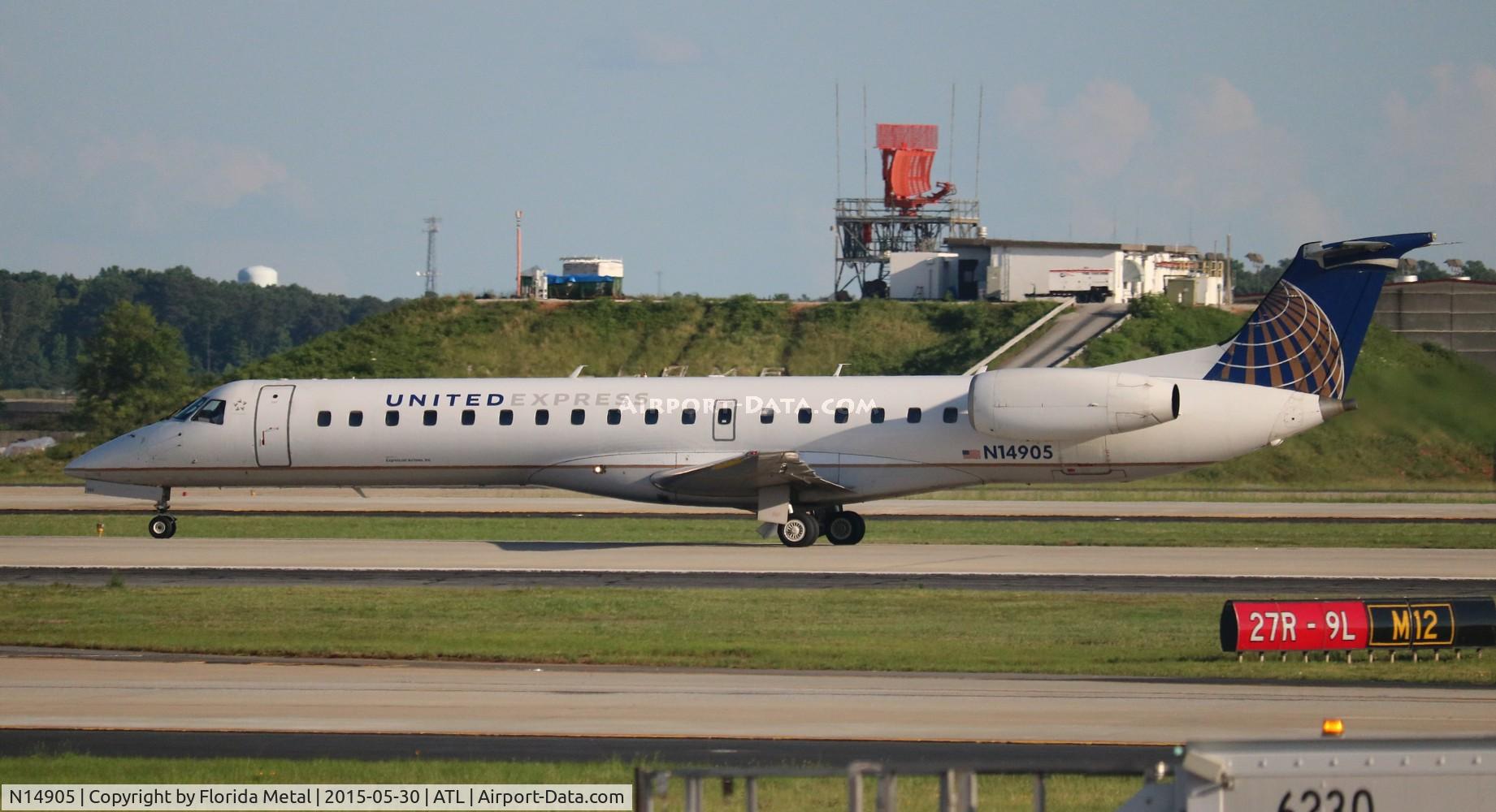 N14905, 2001 Embraer ERJ-145LR (EMB-145LR) C/N 145476, United E145