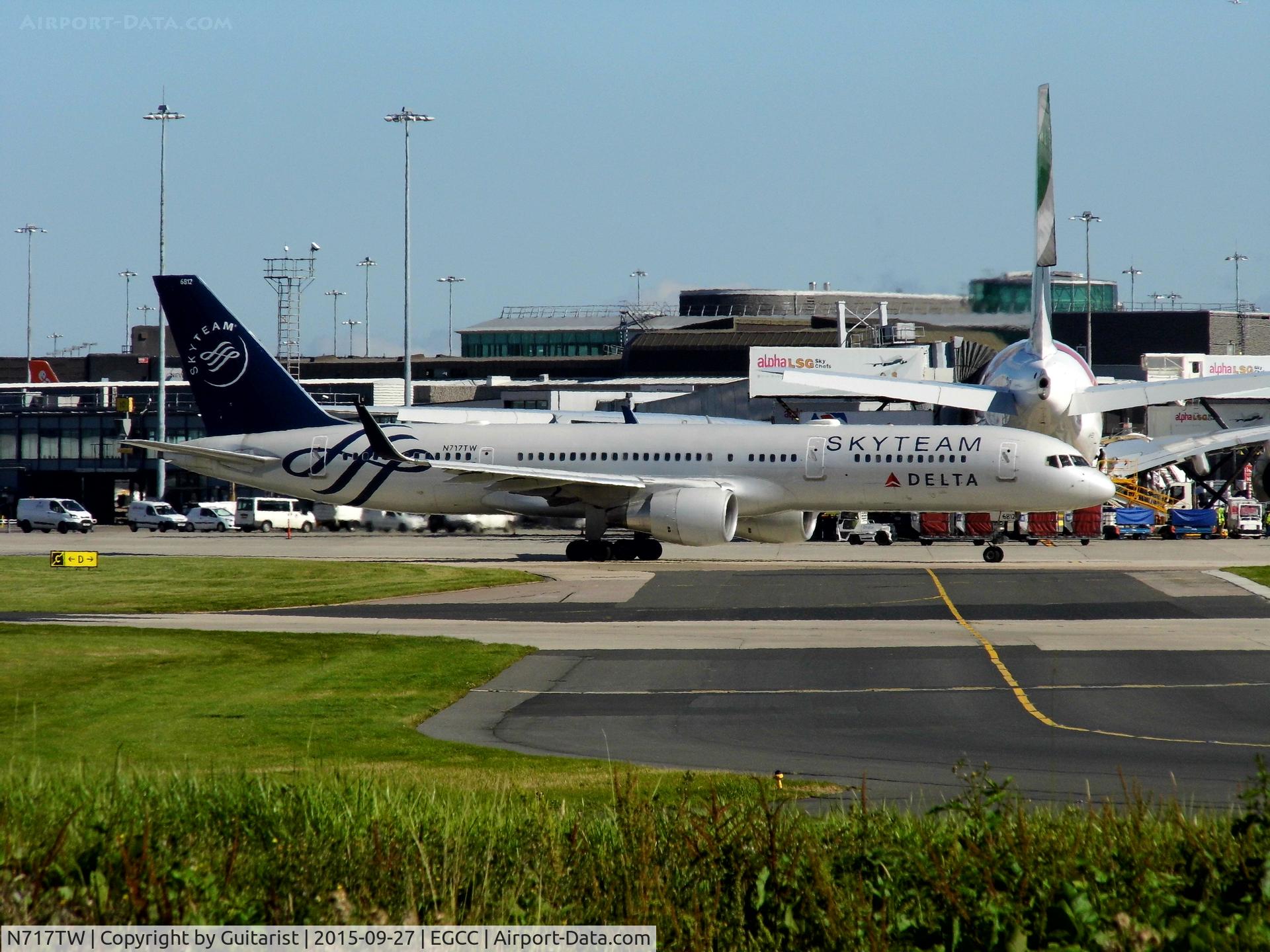 N717TW, 1999 Boeing 757-231 C/N 28485, At Manchester