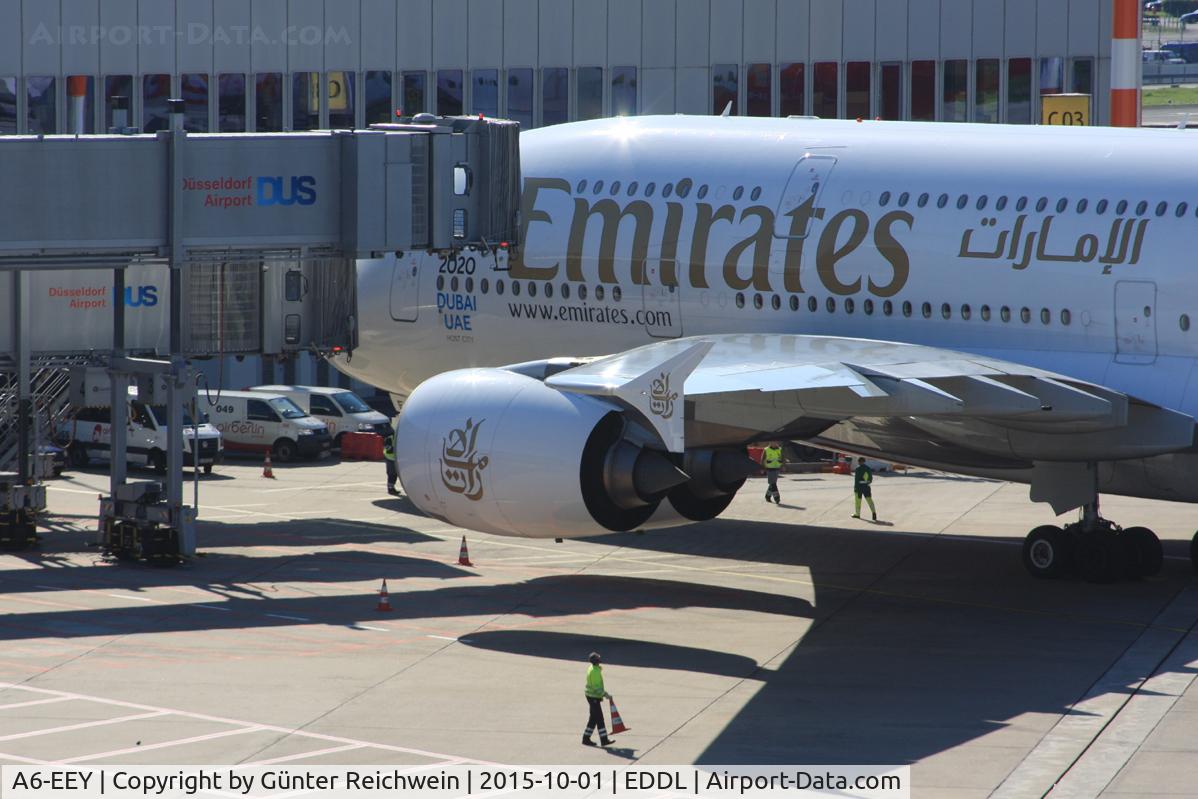 A6-EEY, 2014 Airbus A380-861 C/N 157, Waiting for passenger bridges at Terminal C - Gate