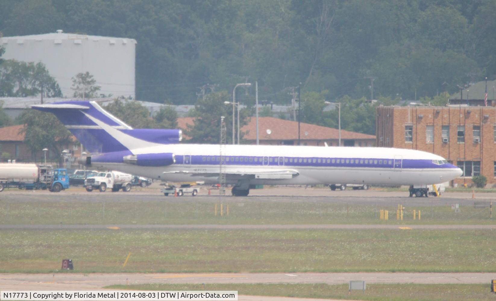 N17773, 1975 Boeing 727-227 C/N 21045, Colorado Rockies in town