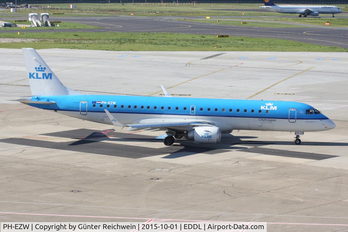 PH-EZW, 2012 Embraer 190LR (ERJ-190-100LR) C/N 19000533, Taxiing