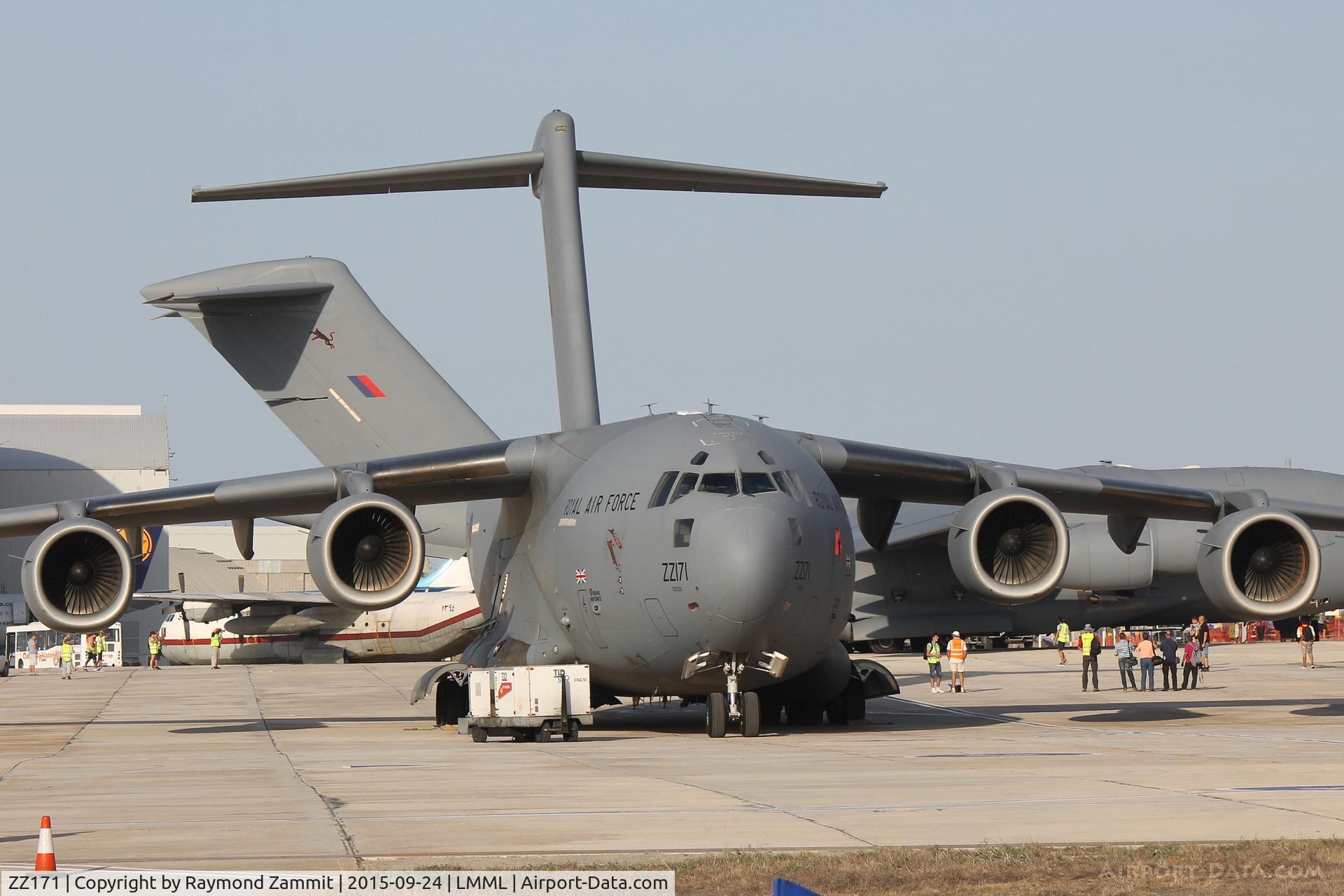 ZZ171, 2000 Boeing C-17A Globemaster III C/N F-007, Boeing C-17A Globemaster ZZ171 with ZZ176 in the background  Royal Air Force