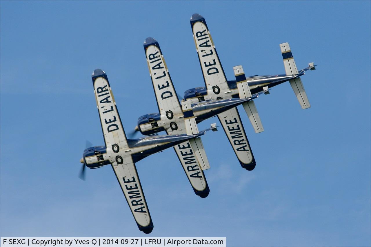 F-SEXG, Socata TB-30 Epsilon C/N 90, Socata TB30 Epsilon (F-SEYG), French Air Force Aerobatics Team Cartouche Doré, Morlaix-Ploujean airport (LFRU-MXN) air show in september 2014