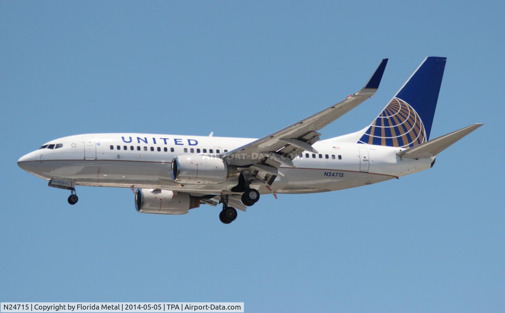 N24715, 1998 Boeing 737-724 C/N 28786, United
