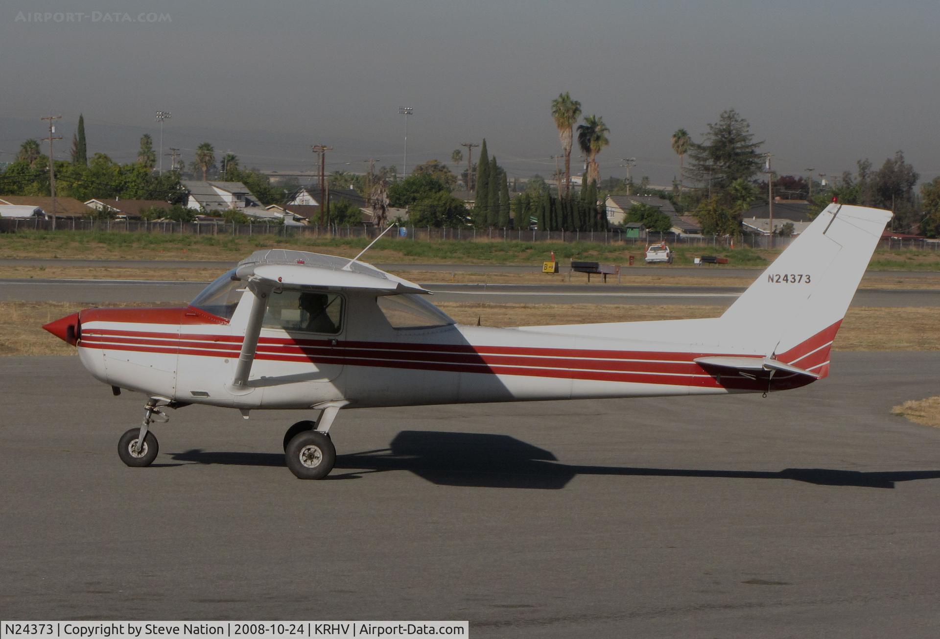 N24373, Cessna 152 C/N 15282078, Nice Air Cessna 152 taxiing to run-up area @ Reid-Hillview Airport, San Jose, CA