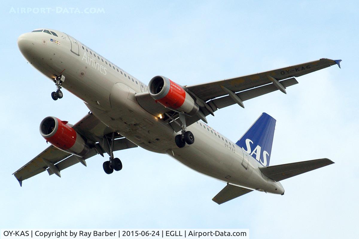 OY-KAS, 2007 Airbus A320-232 C/N 3335, Airbus A320-232 [3335] SAS Scandinavian Airlines Home~G 24/06/2015. On approach 27R.