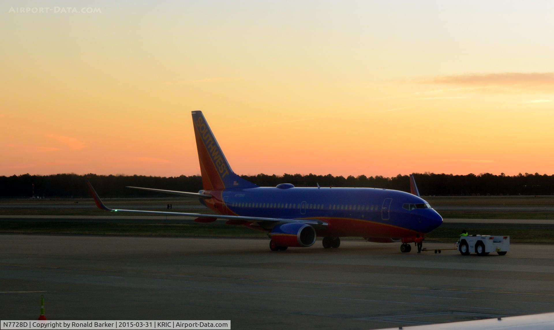 N7728D, 2006 Boeing 737-7BD C/N 33925, Push back Richmond