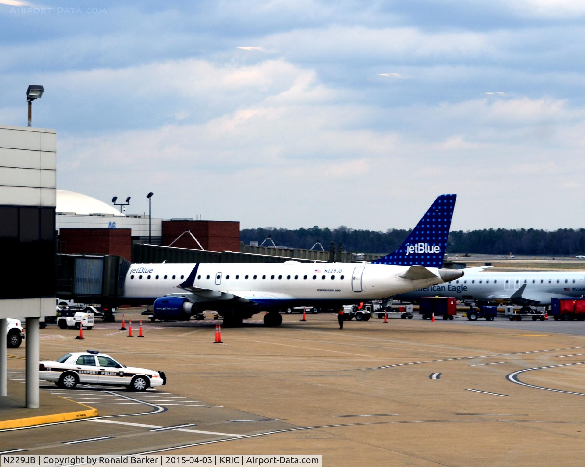 N229JB, 2006 Embraer 190AR (ERJ-190-100IGW) C/N 19000032, Richmond