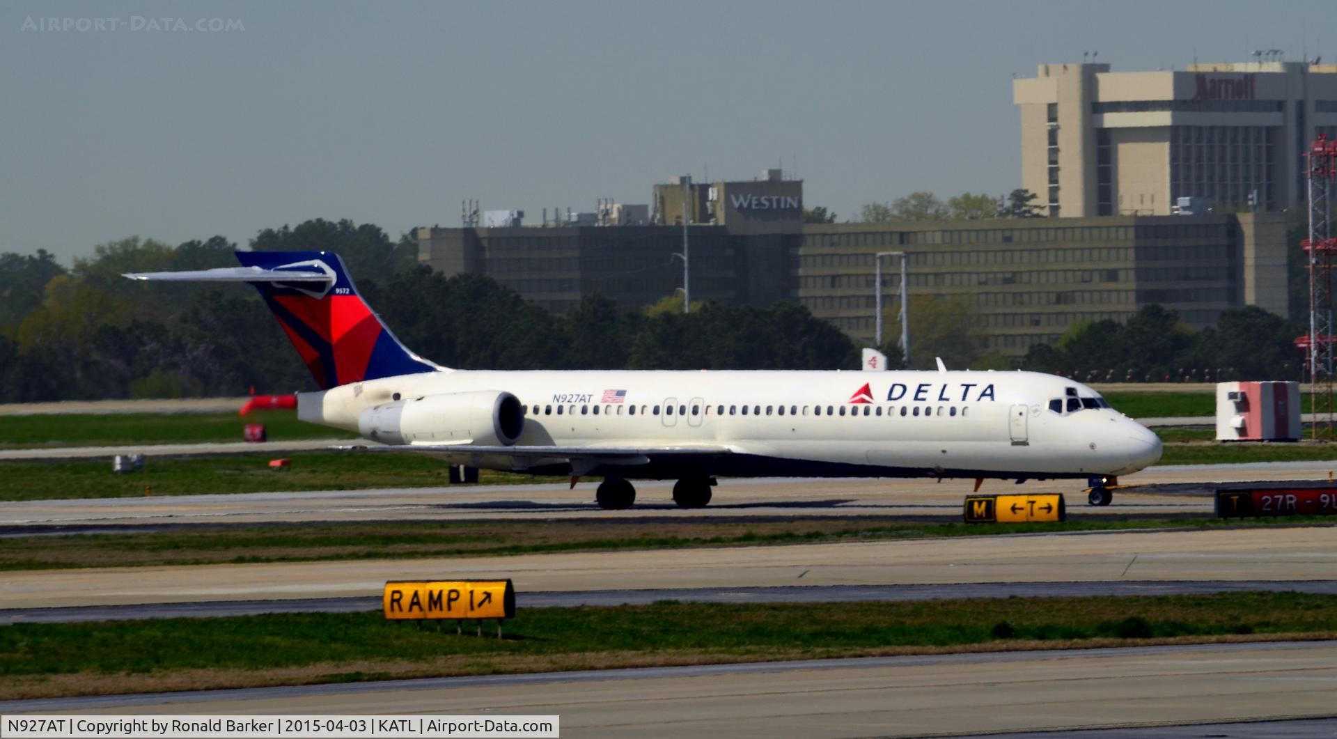 N927AT, 2000 Boeing 717-200 C/N 55077, Taxi Atlanta