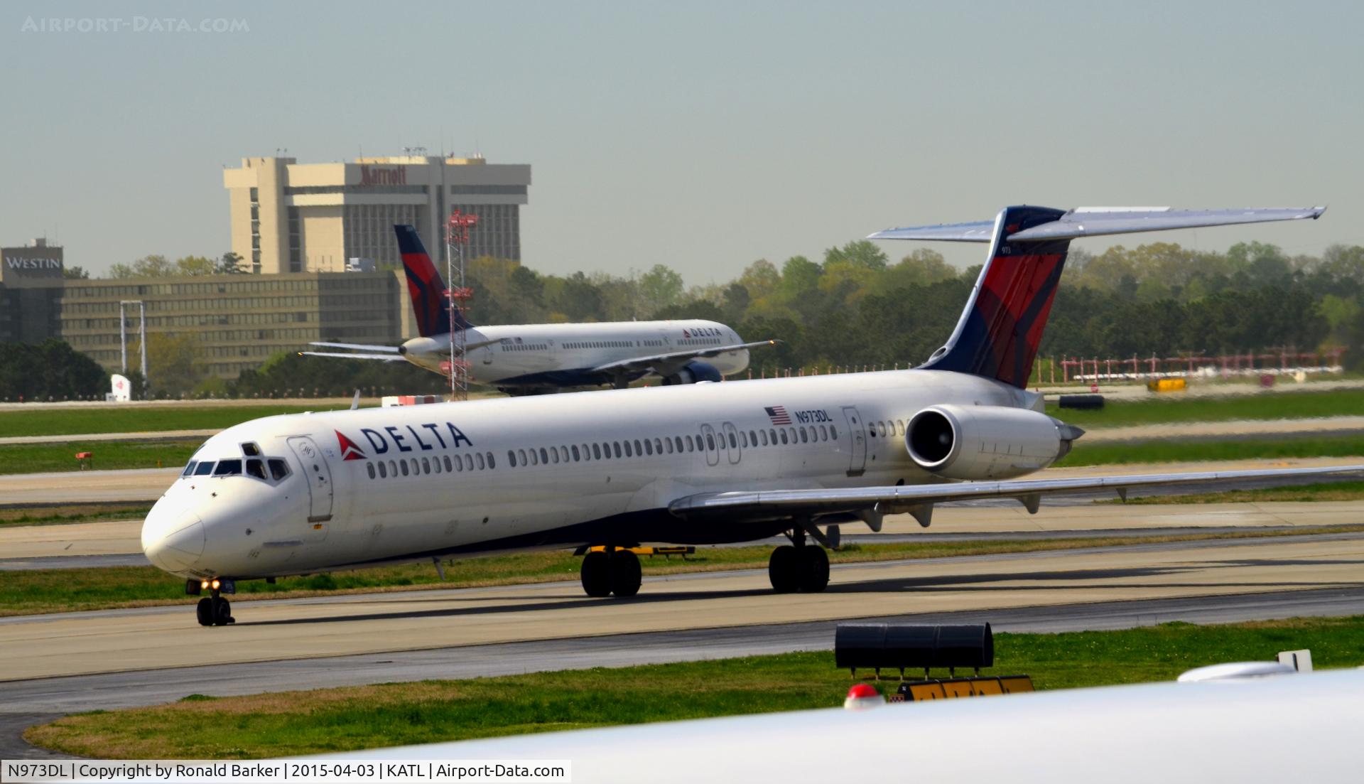 N973DL, 1991 McDonnell Douglas MD-88 C/N 53241, Taxi Atlanta
