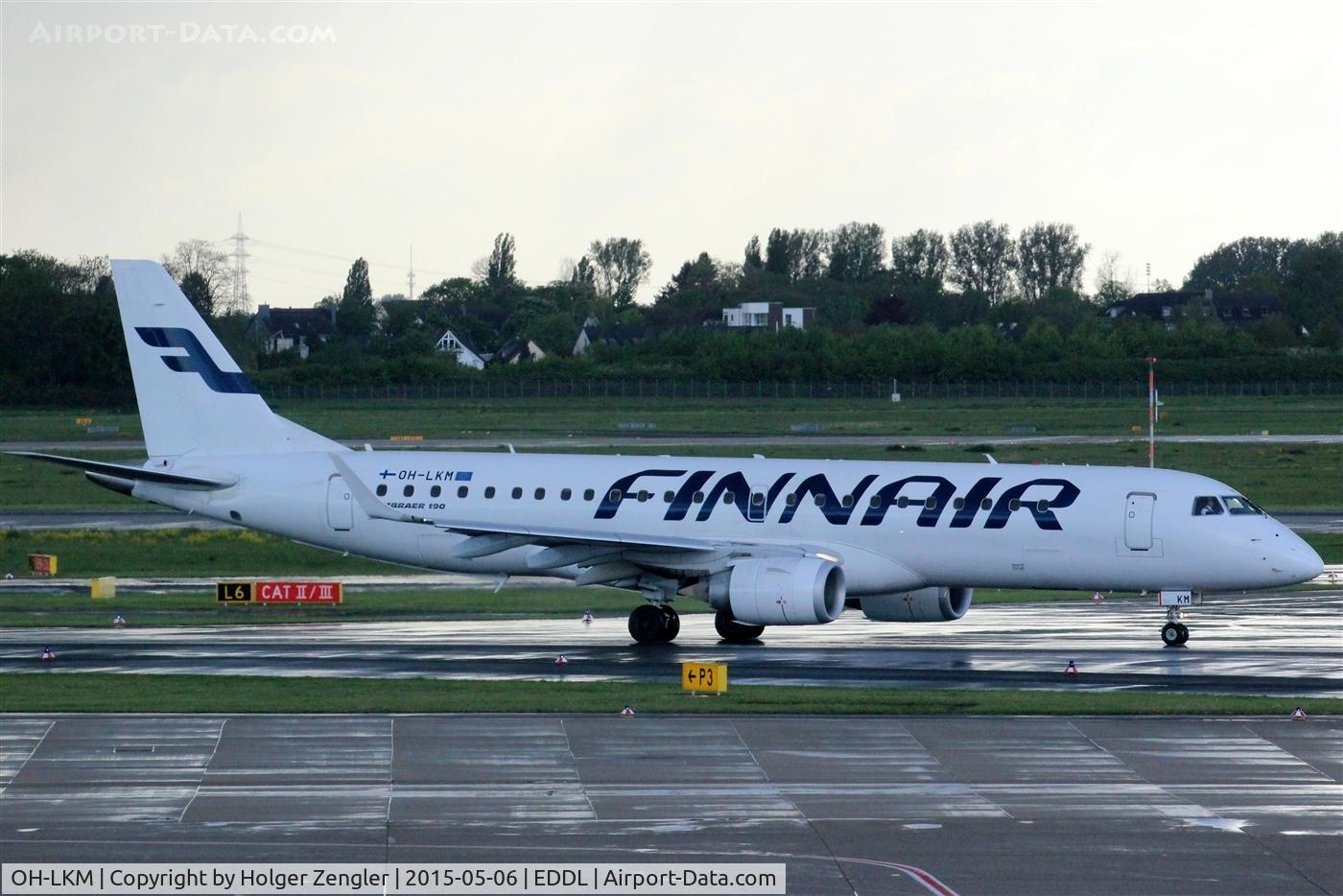 OH-LKM, 2008 Embraer 190LR (ERJ-190-100LR) C/N 19000160, Arrival from Helsinki on taxi to parking position.....