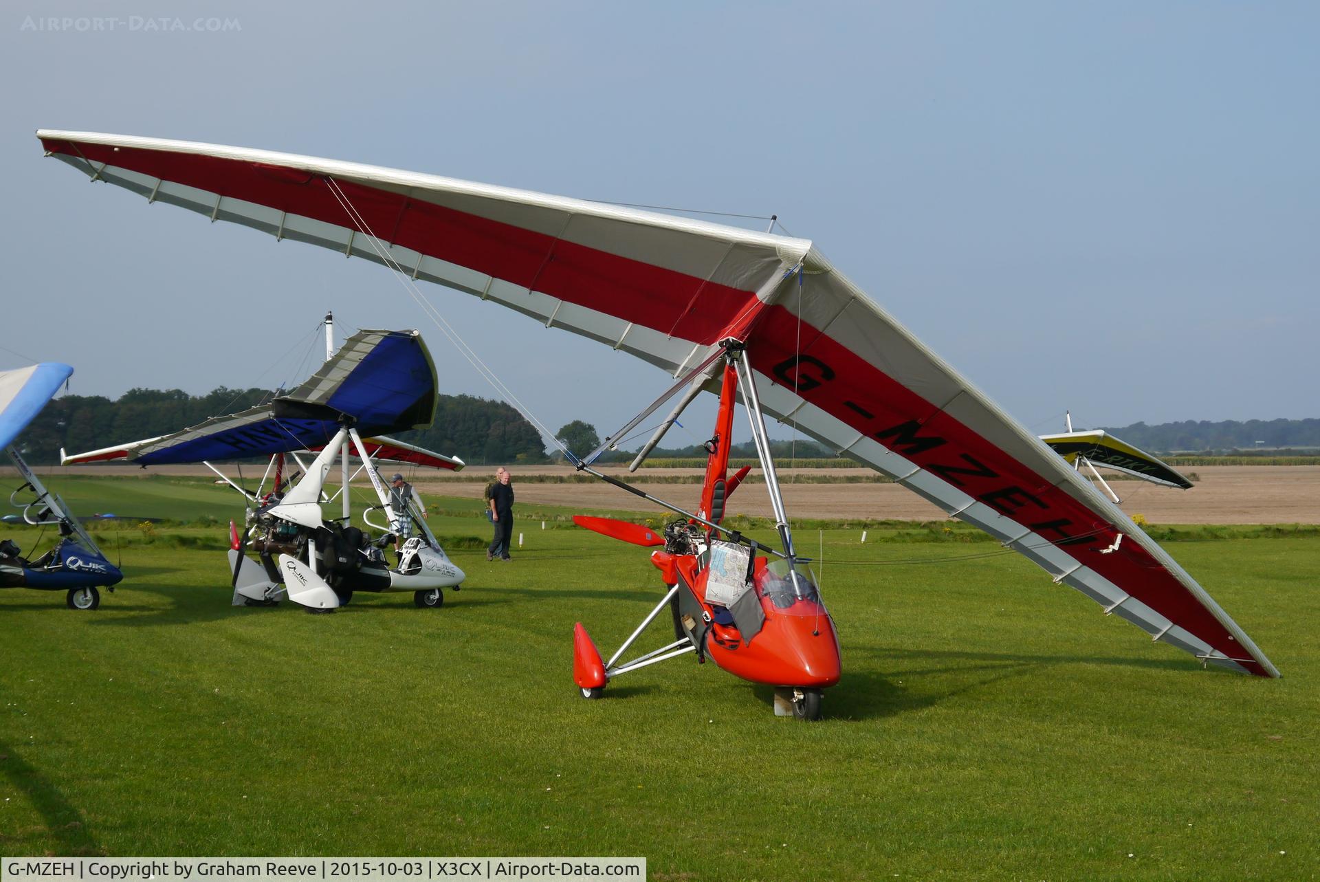 G-MZEH, 1996 Pegasus Quantum 15 C/N 7259, Parked at Northrepps.