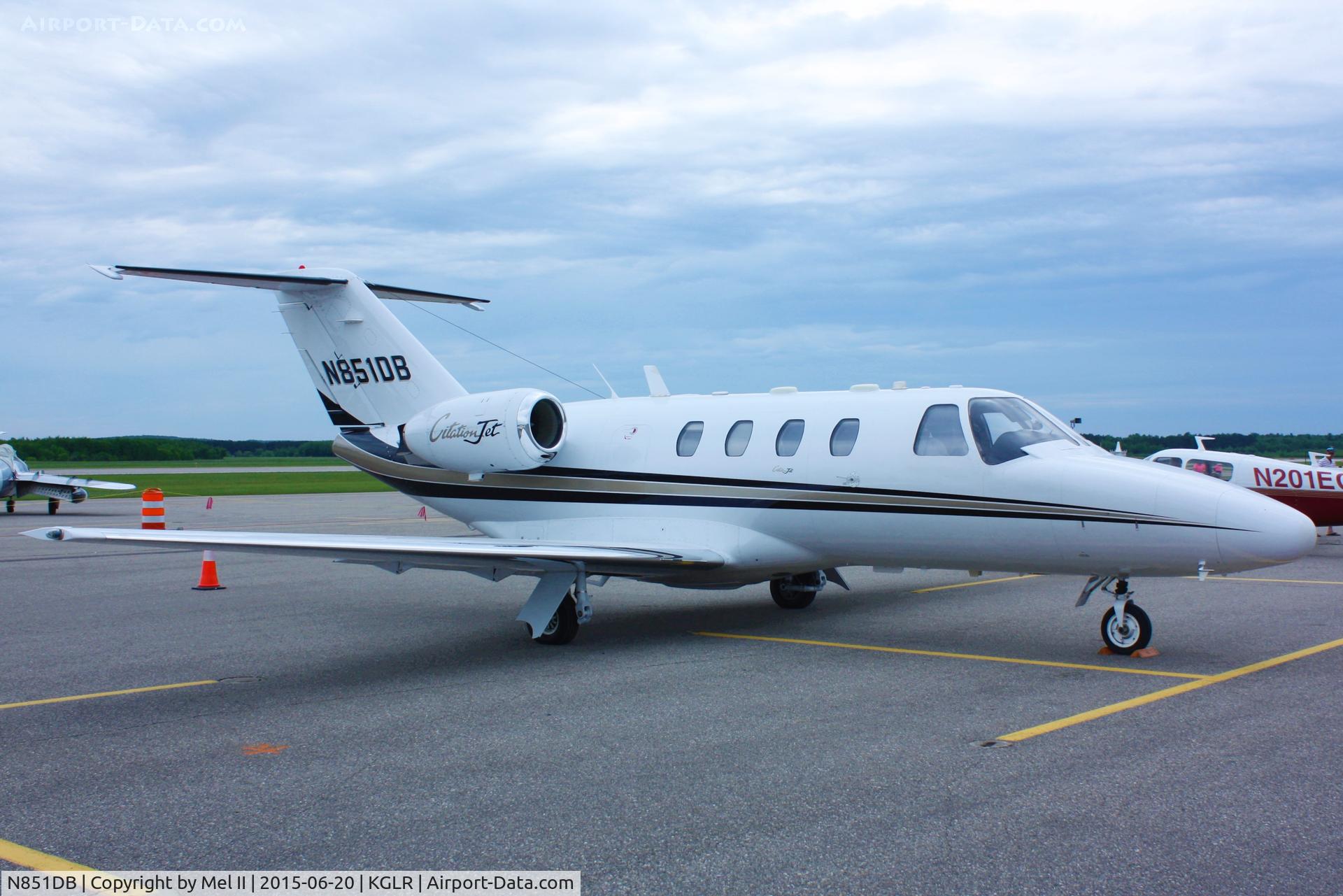 N851DB, 1994 Cessna 525 C/N 525-0054, Parked