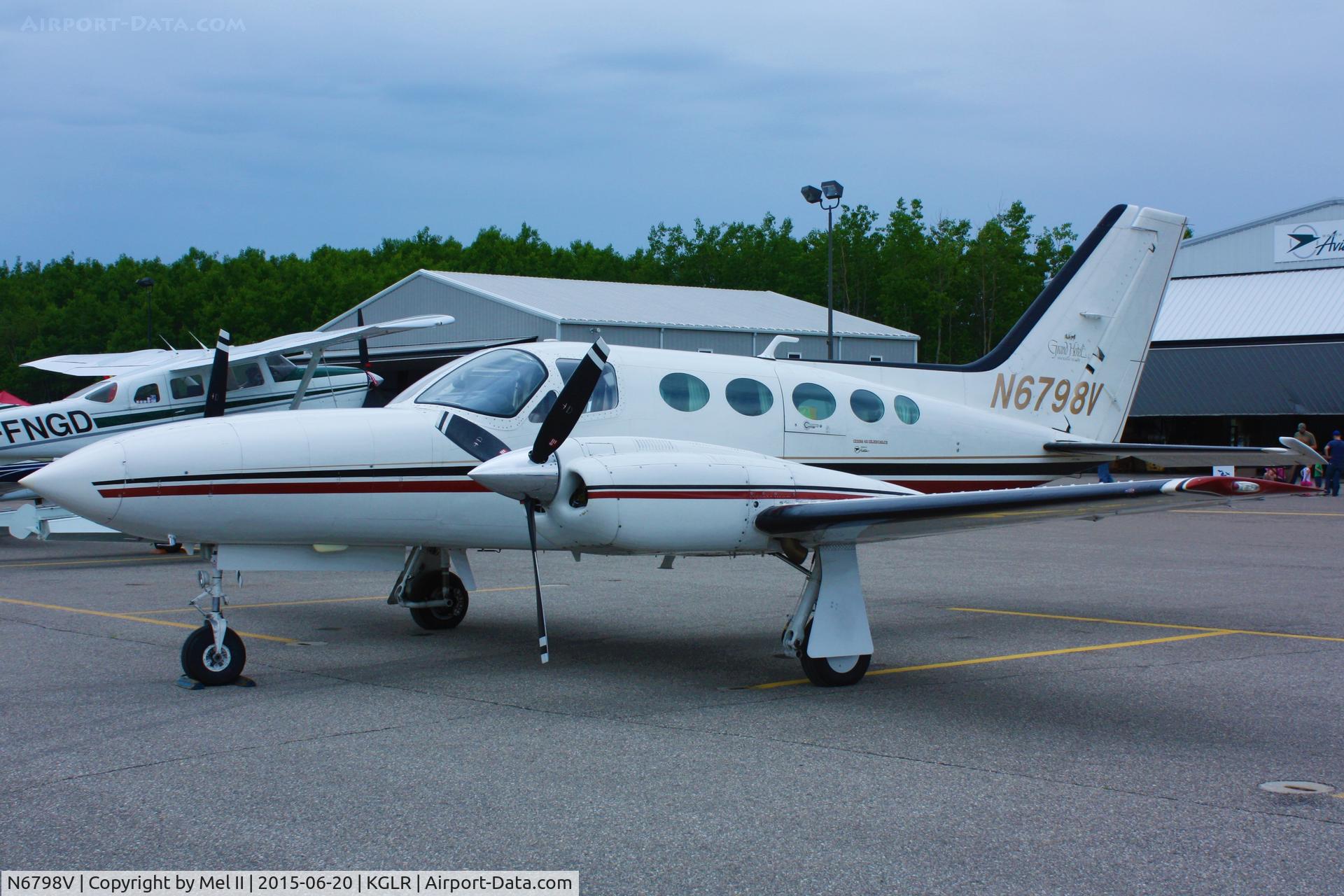 N6798V, 1982 Cessna 421C Golden Eagle C/N 421C1254, Parked