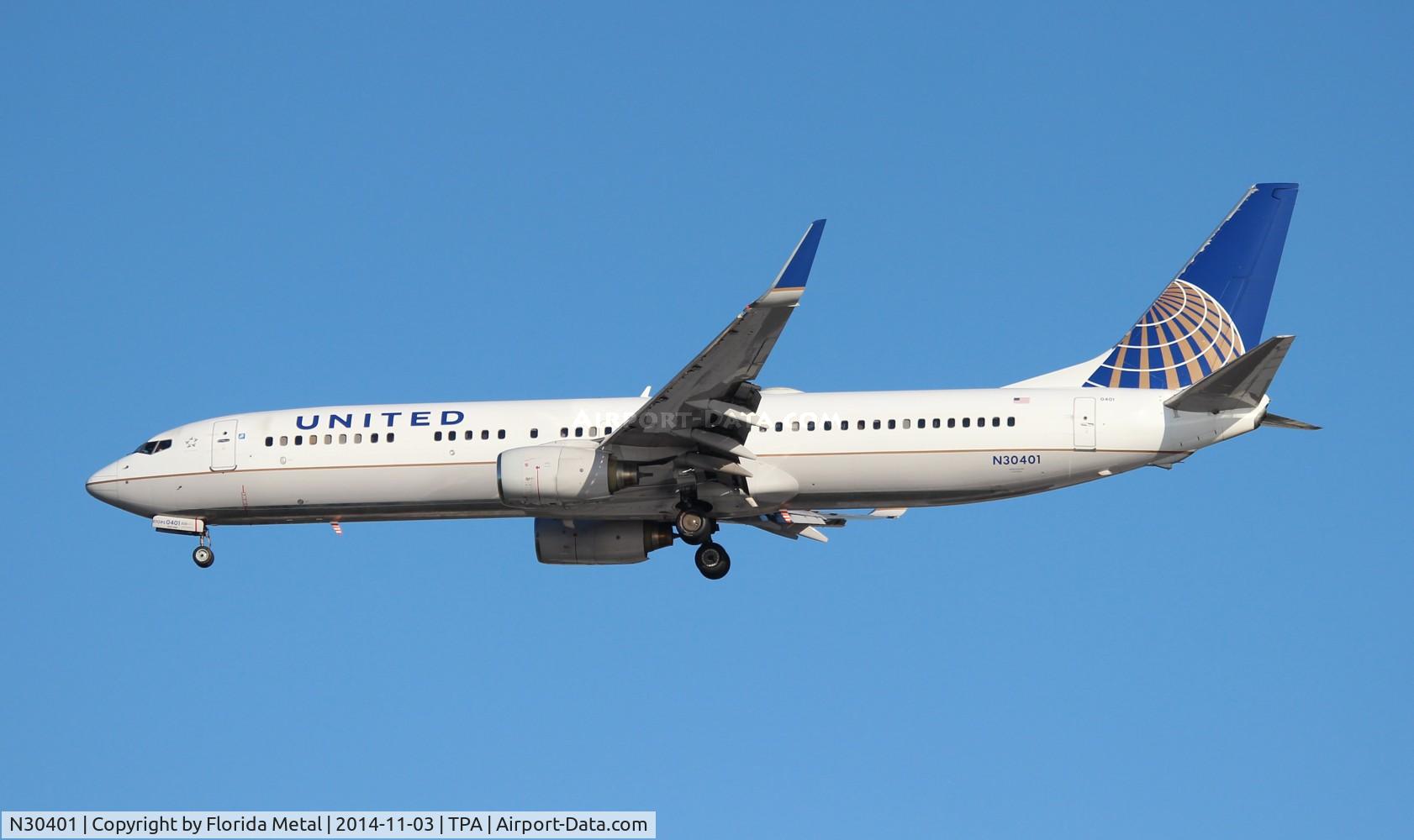 N30401, 2001 Boeing 737-924 C/N 30118, United