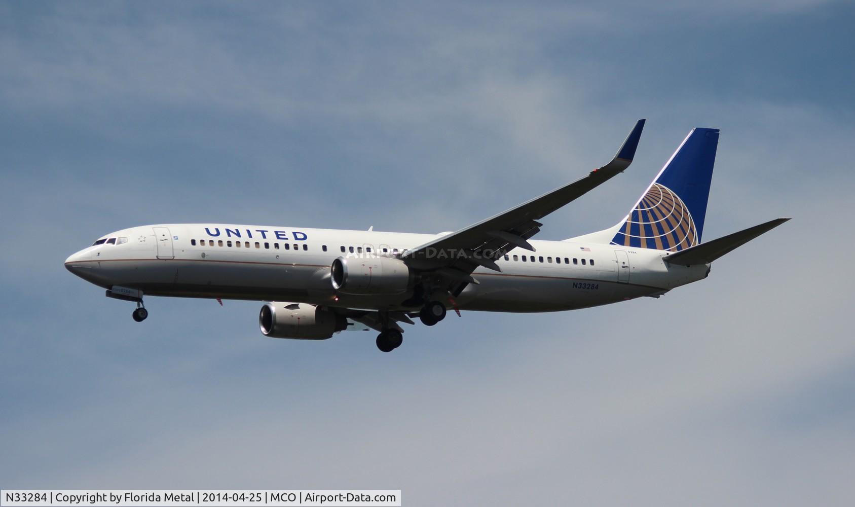 N33284, 2004 Boeing 737-824 C/N 31635, United