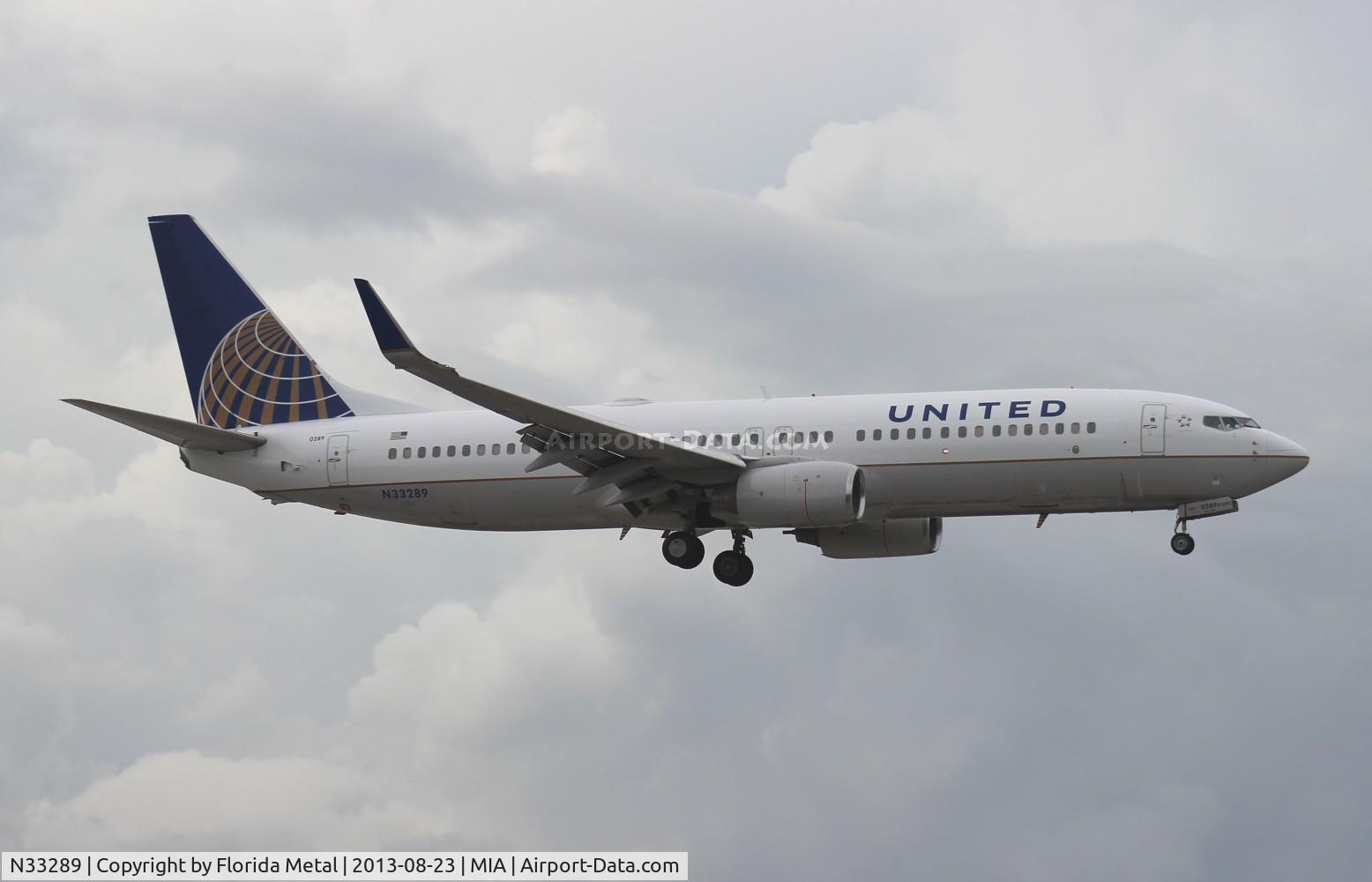 N33289, 2004 Boeing 737-824 C/N 31607, United