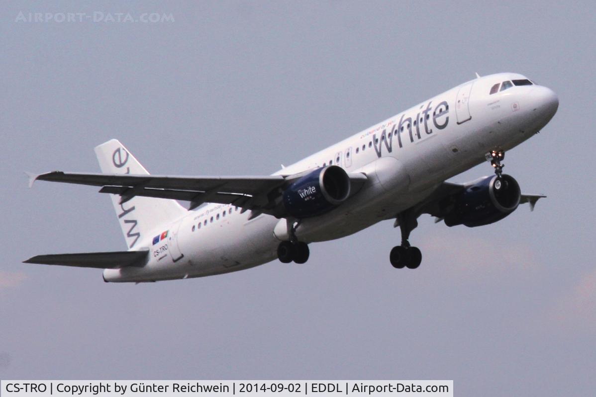 CS-TRO, 1995 Airbus A320-214 C/N 548, Departing