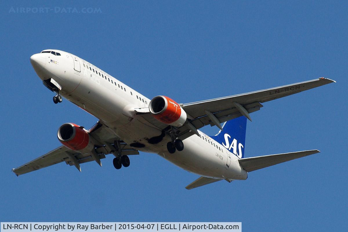 LN-RCN, 2000 Boeing 737-883 C/N 28318, Boeing 737-883 [28318] (SAS Scandinavian Airlines) Home~G 07/04/2015. On approach 27R.
