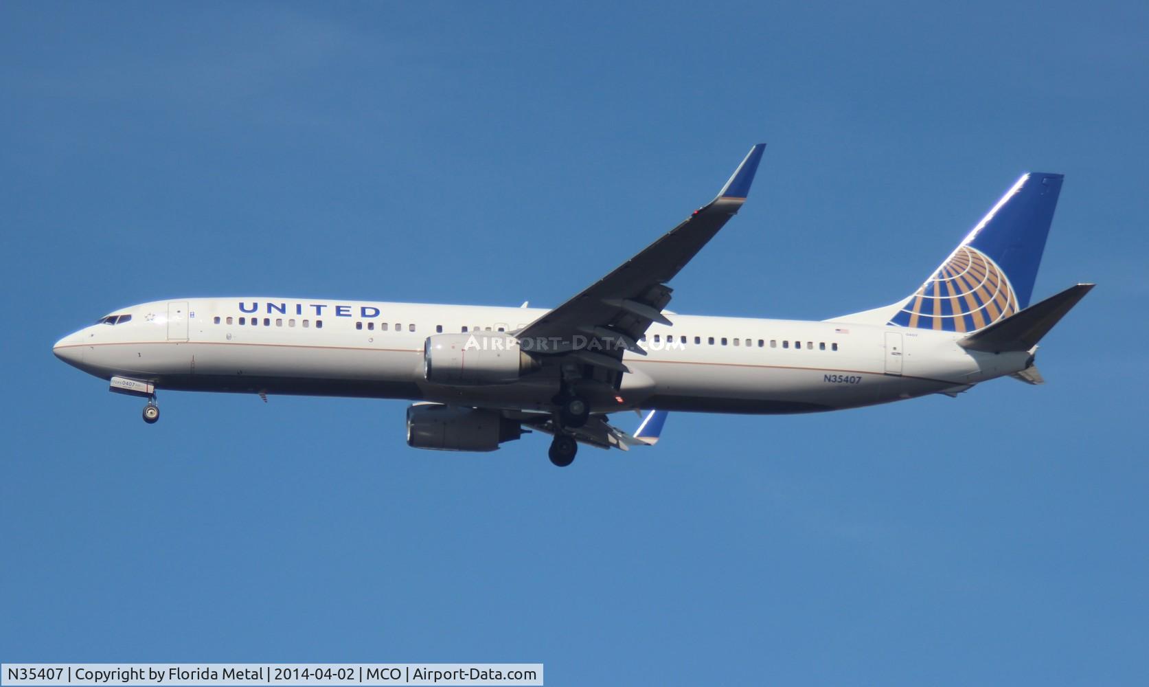 N35407, 2001 Boeing 737-924 C/N 30124, United