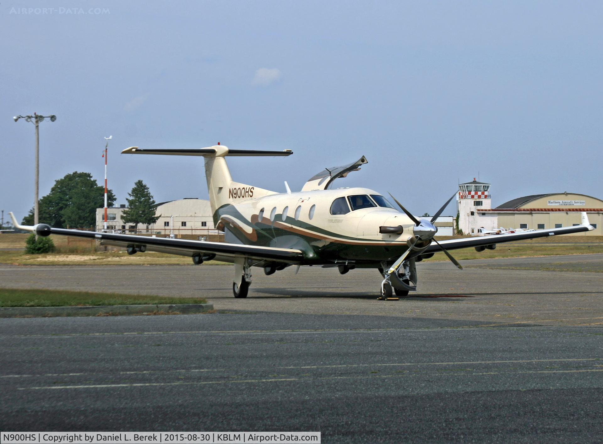 N900HS, 1996 Pilatus PC-12 C/N 136, This Swiss single-engine turboprop loads up for another trip.