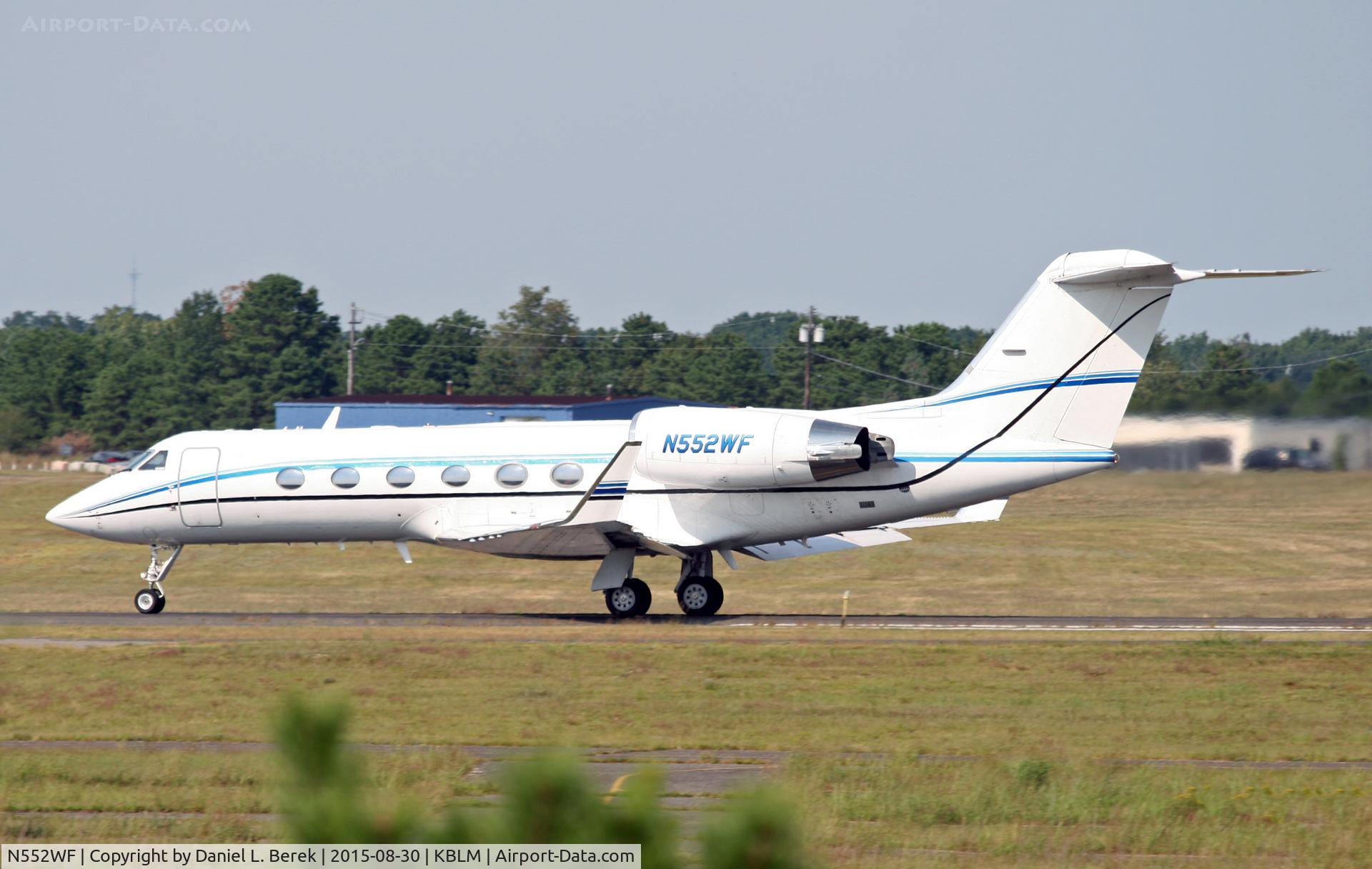 N552WF, 1985 Gulfstream Aerospace G-IV C/N 1000, The classic Gulfstream starts its take-off roll.