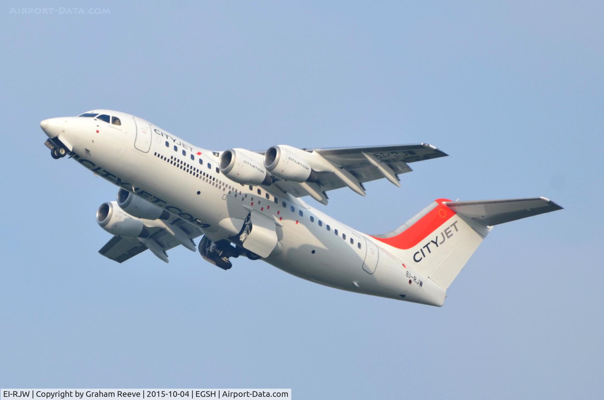 EI-RJW, 2000 British Aerospace Avro 146-RJ85A C/N E2371, Departing from Norwich.