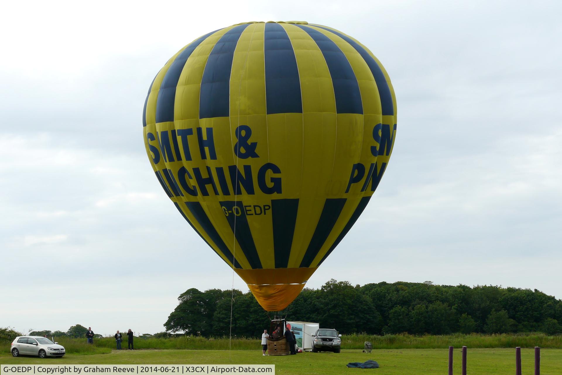 G-OEDP, 1990 Cameron Balloons N-77 C/N 2189, Inflated but not flown at Northrepps in 2014.