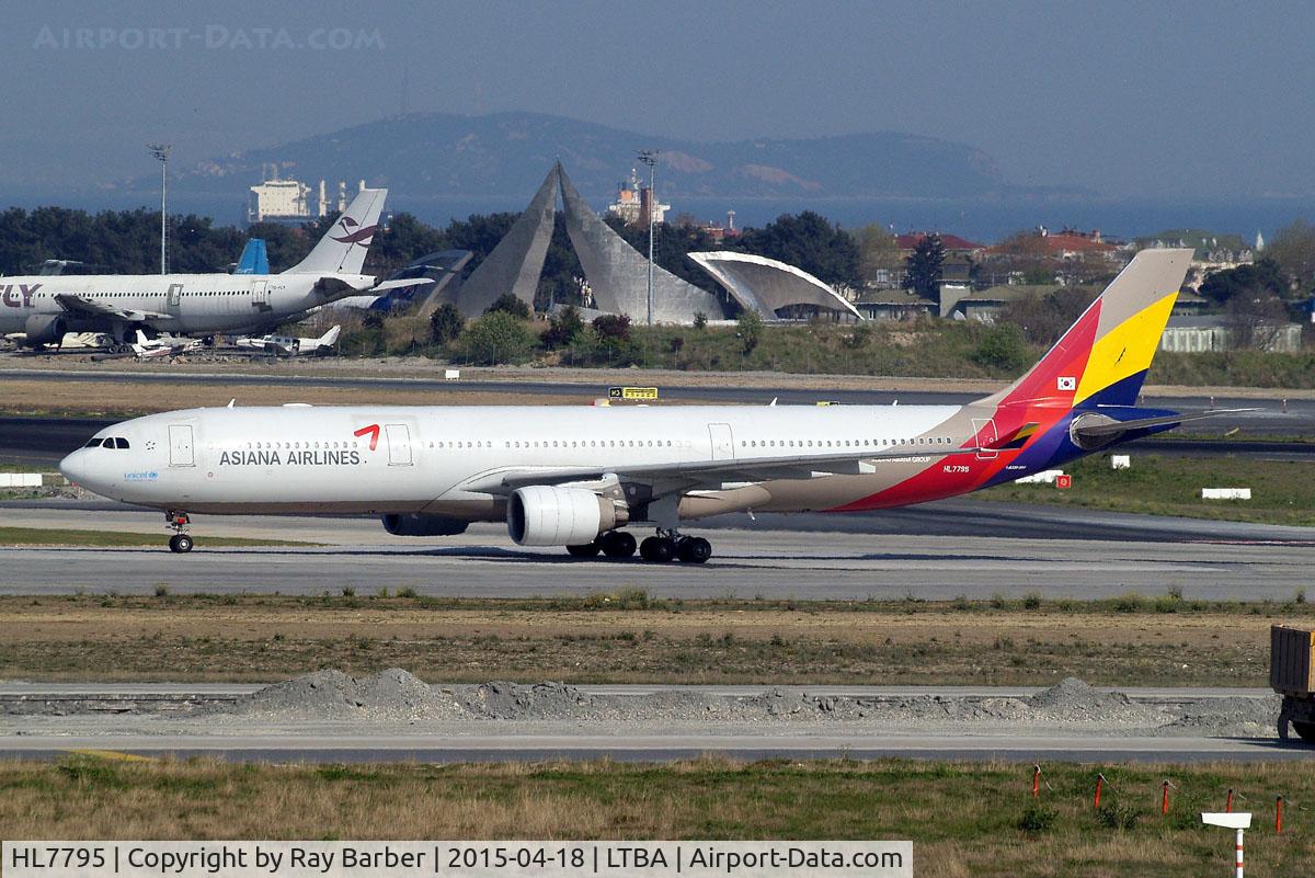 HL7795, 2011 Airbus A330-323X C/N 1211, Airbus A330-323E [1211] (Asiana Airlines) Istanbul-Ataturk~TC 18/04/2015