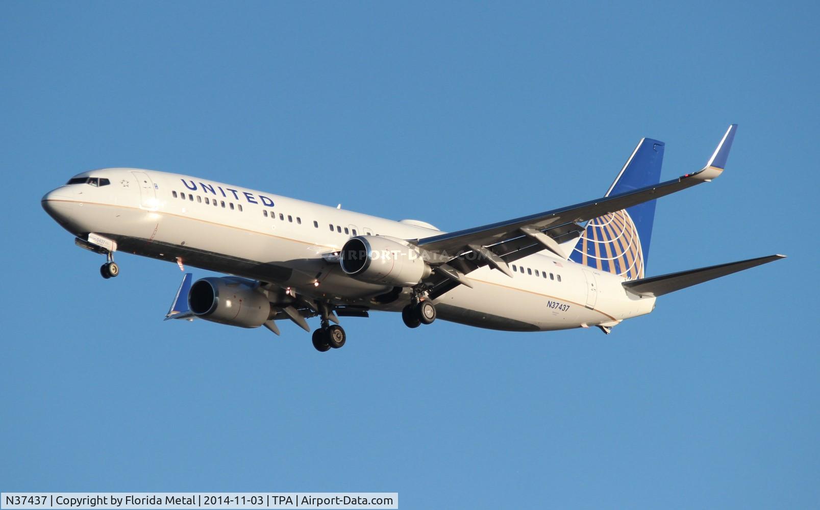 N37437, 2009 Boeing 737-924/ER C/N 33532, United