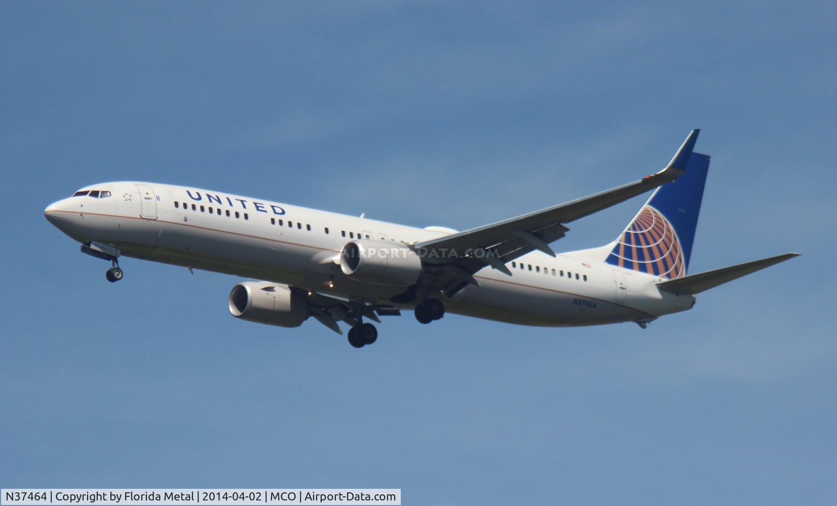 N37464, 2012 Boeing 737-924/ER C/N 41745, United