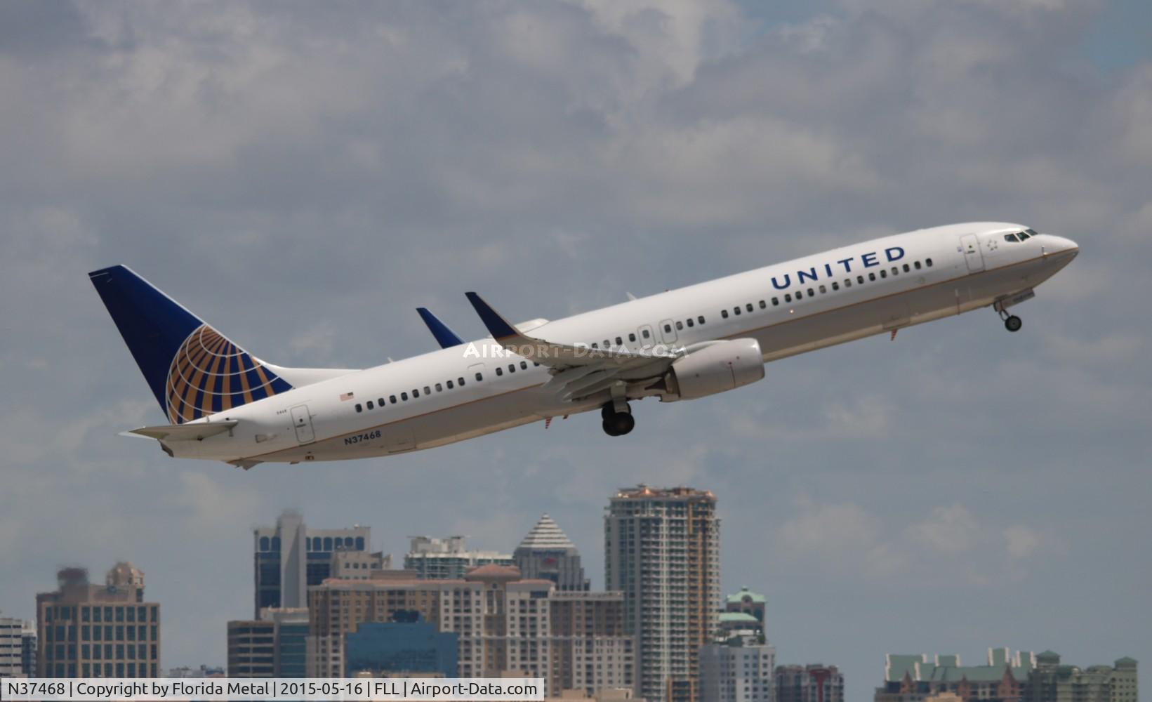 N37468, 2013 Boeing 737-924/ER C/N 32836, United