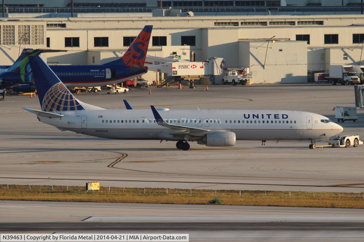 N39463, 2012 Boeing 737-924/ER C/N 37208, United