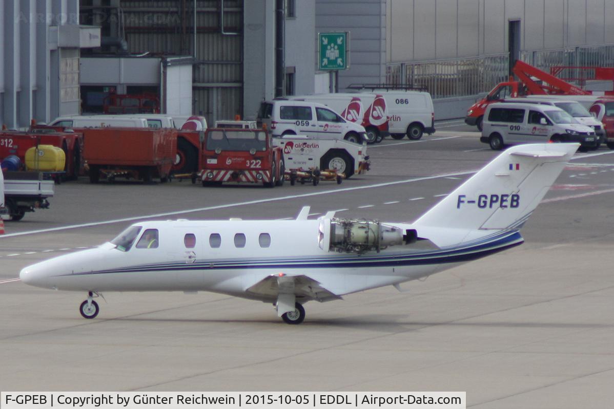 F-GPEB, 2004 Cessna 525 CitationJet CJ1 C/N 525-0533, Engine covers removed for testing