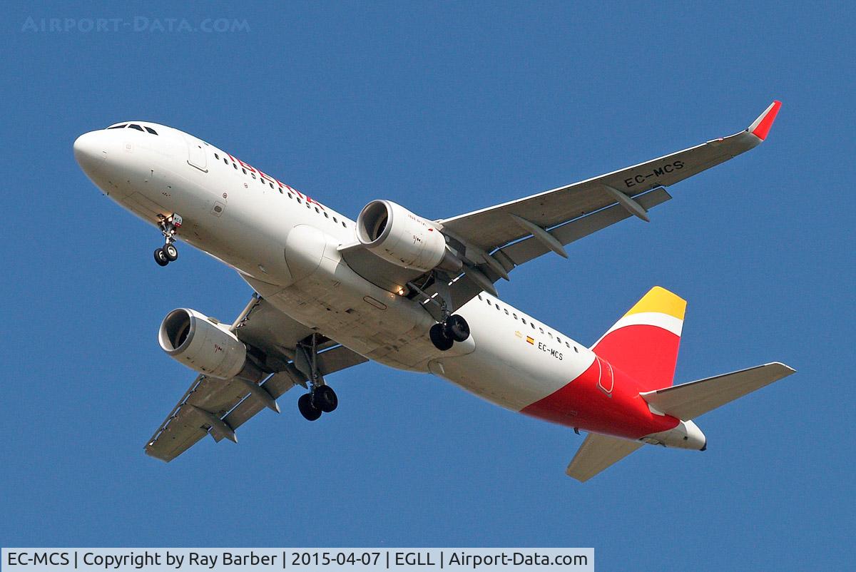 EC-MCS, 2014 Airbus A320-214 C/N 6244, Airbus A320-214(SL) [6244] (Iberia) Home~G 07/04/2015. On approach 27R.