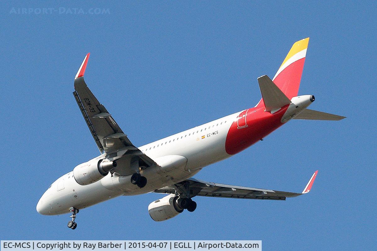 EC-MCS, 2014 Airbus A320-214 C/N 6244, Airbus A320-214(SL) [6244] (Iberia) Home~G 07/04/2015. On approach 27R.