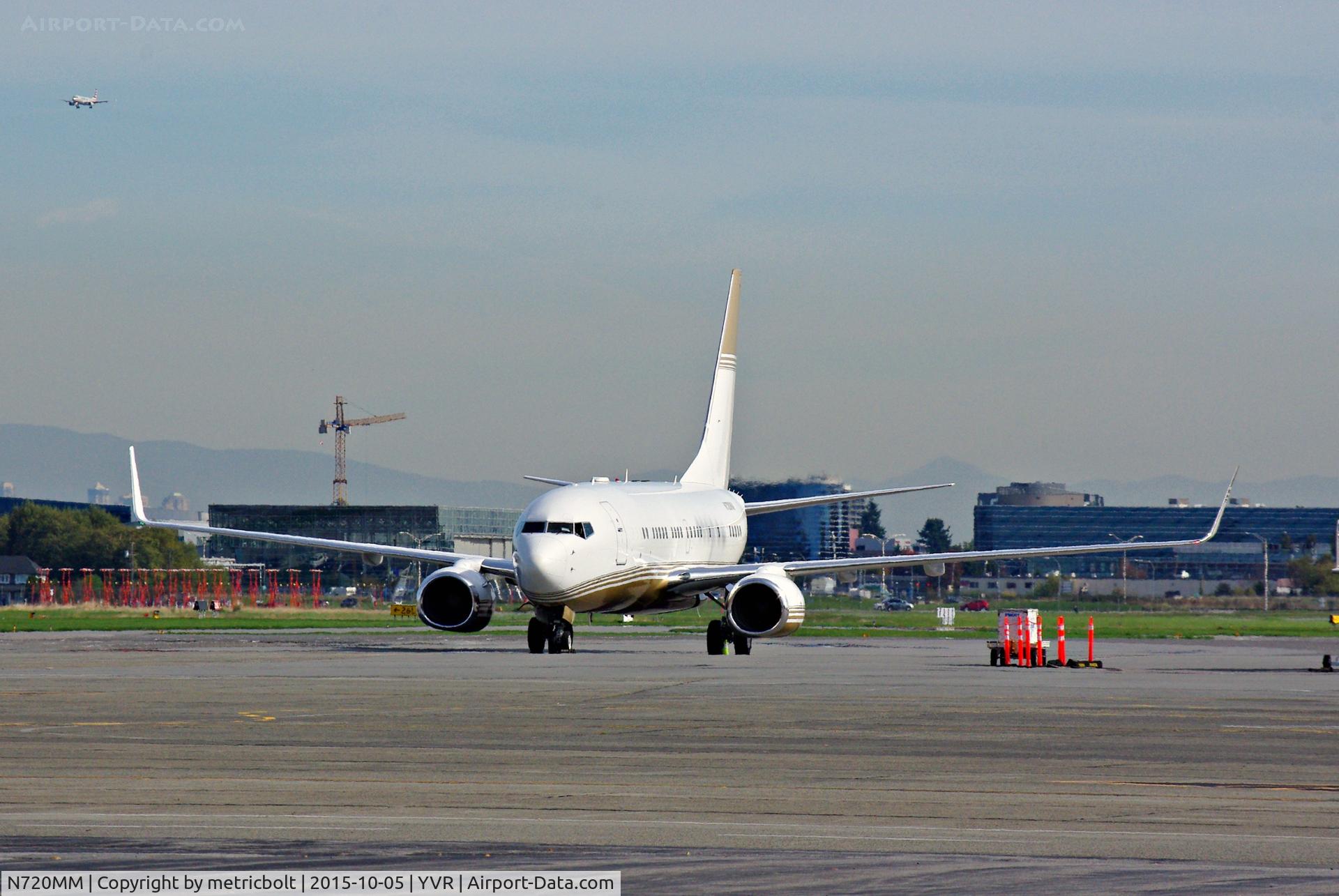 N720MM, 2001 Boeing 737-7ET C/N 33010, At YVR