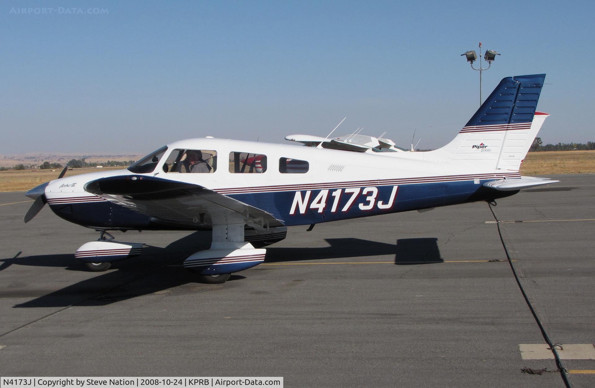 N4173J, 2000 Piper PA-28-181 C/N 2843379, 2000 Piper PA-28-181 on visitor's ramp @ Paso Robles Airport, CA