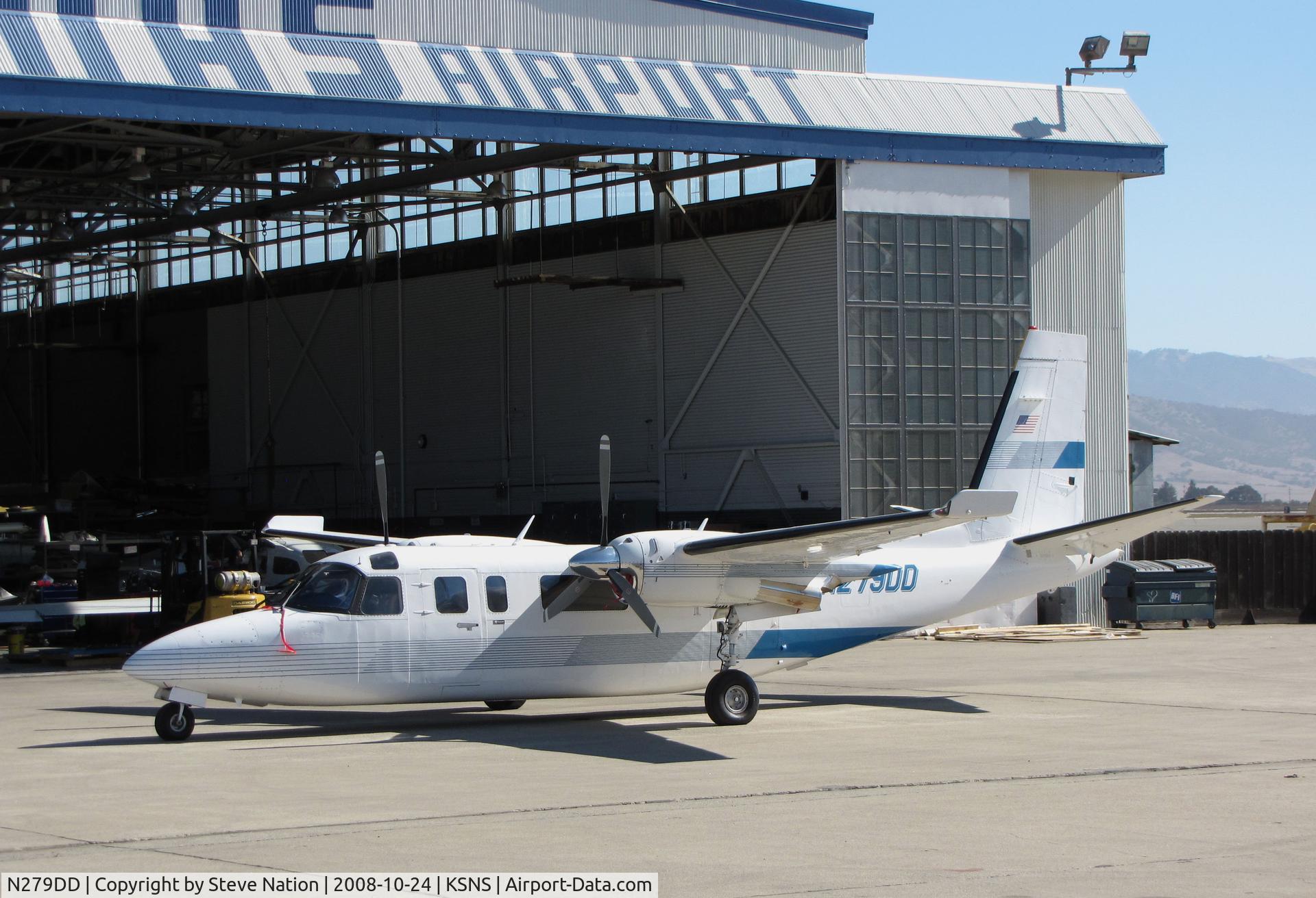 N279DD, 1977 Rockwell International 690B C/N 11373, Romara Airplane Co (Carmel, CA) 1977 Rockwell International 690B in for maintenance @ Salinas Municipal Airport, CA