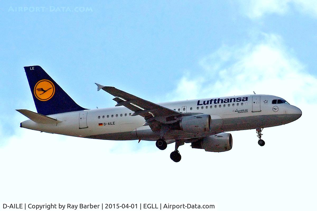 D-AILE, 1996 Airbus A319-114 C/N 627, Airbus A319-114 [0627] (Lufthansa) Home~G 01/04/2015. On approach 27L.