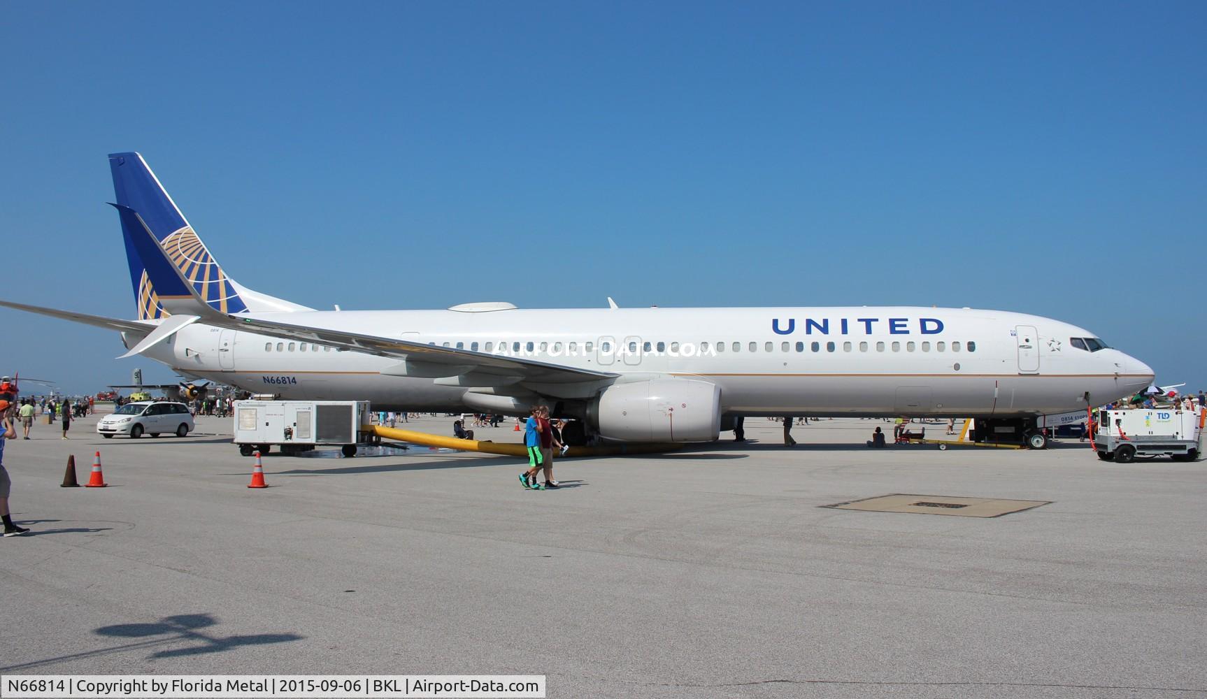 N66814, 2014 Boeing 737-924/ER C/N 42745, United 737-900