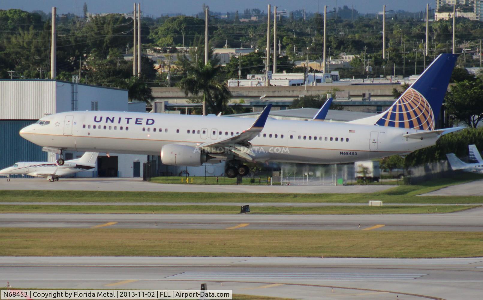 N68453, 2012 Boeing 737-924/ER C/N 41742, United