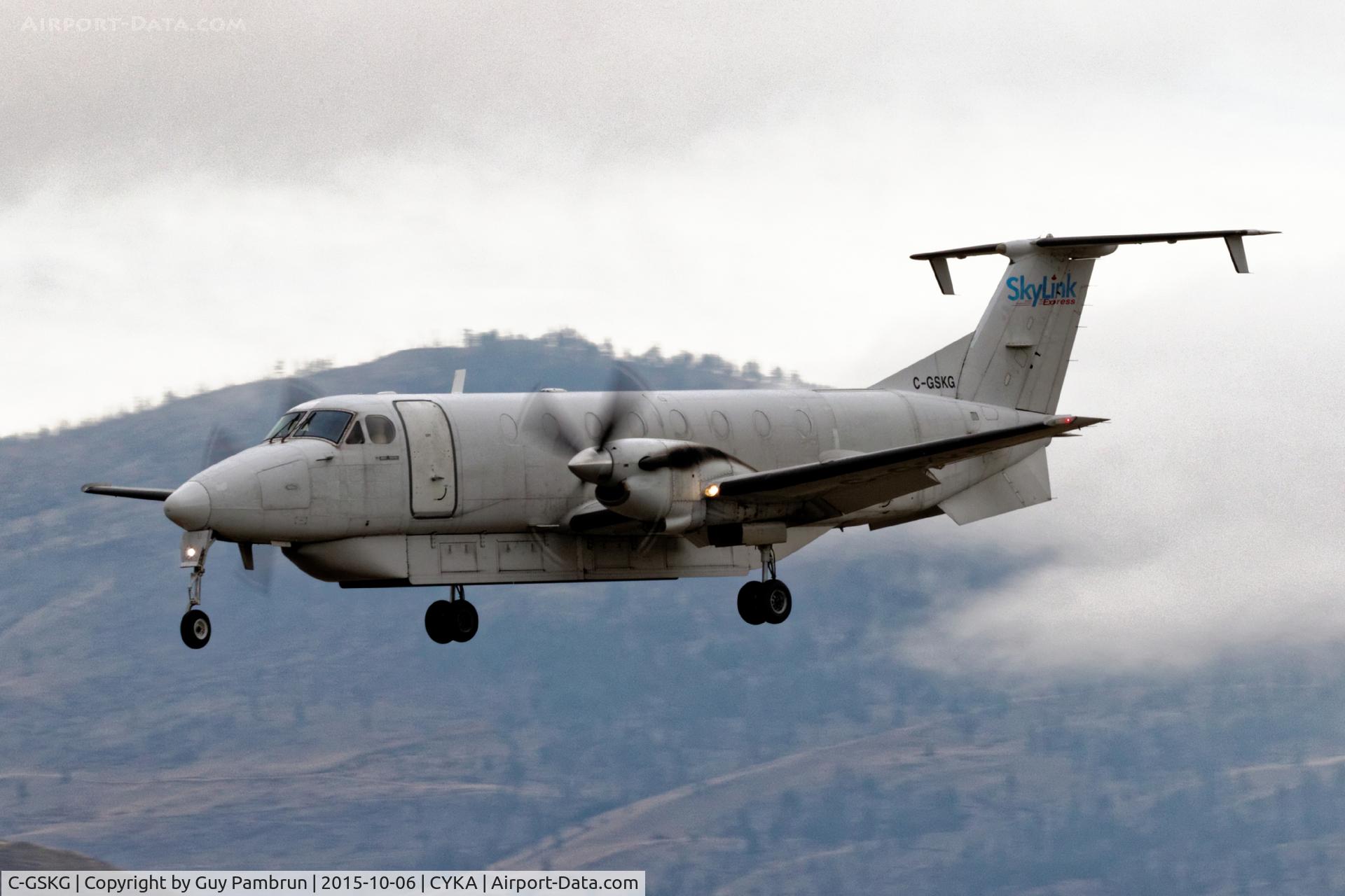 C-GSKG, 1985 Beech 1900C-1 C/N UC-22, Landing
