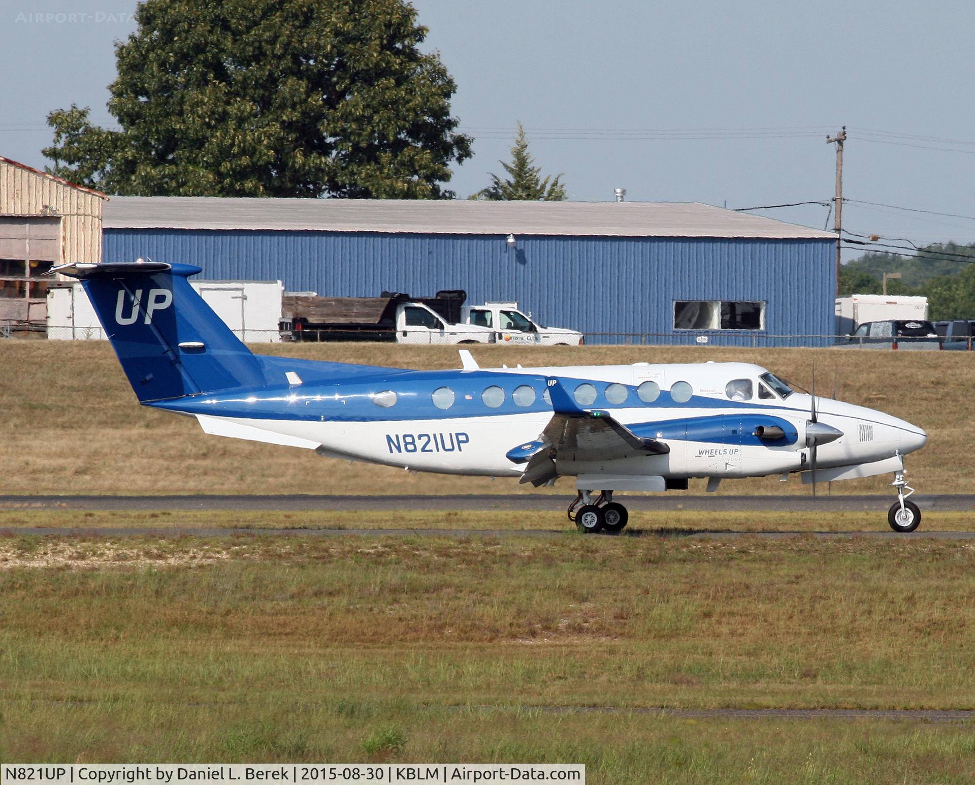 N821UP, 2014 Beechcraft B300 King Air 350i C/N FL-908, I was very pleased to capture this very nice - and interesting - Beech King Air of Wheels Up LLC.
