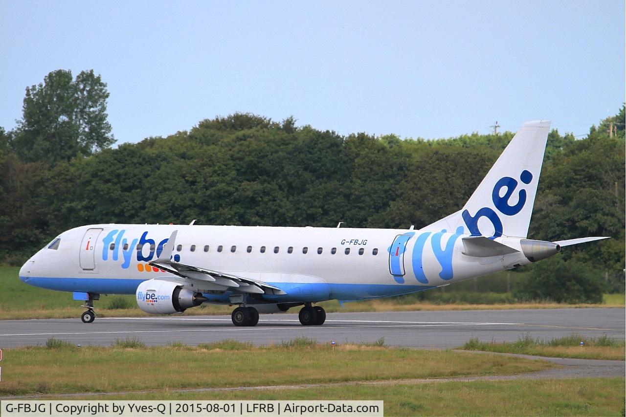 G-FBJG, 2012 Embraer 175STD (ERJ-170-200) C/N 17000344, Embraer ERJ-175STD, Lining up rwy 25L, Brest-Bretagne airport (LFRB-BES)