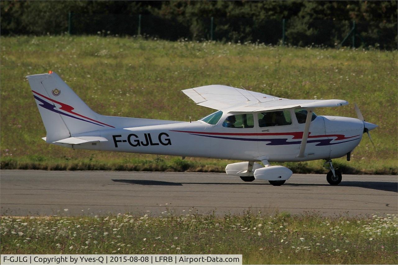 F-GJLG, 1981 Cessna 172P II C/N 17275063, Cessna 172S Skyhawk, Landing rwy 07R, Brest-Bretagne Airport (LFRB-BES)