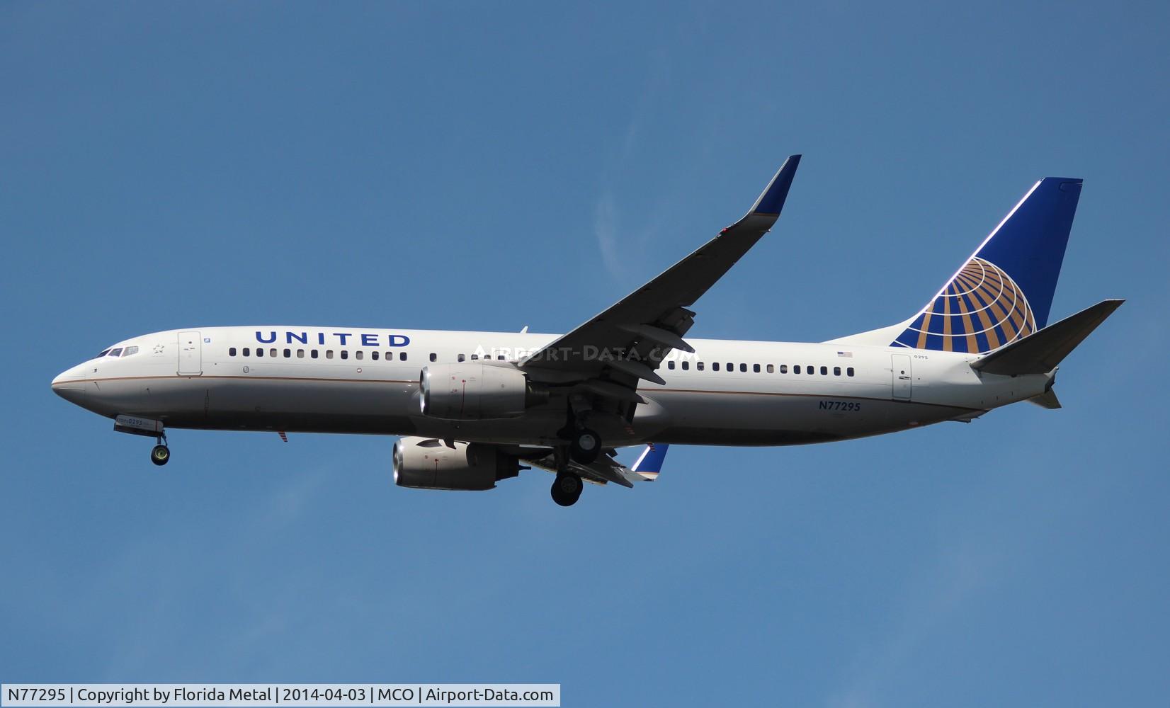 N77295, 2005 Boeing 737-824 C/N 34001, United