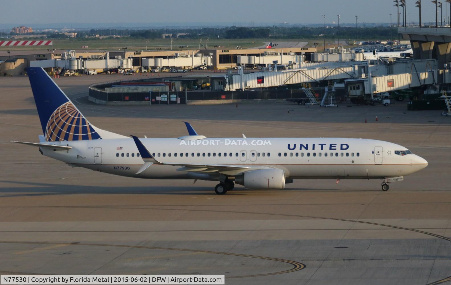 N77530, 2011 Boeing 737-824 C/N 39998, United